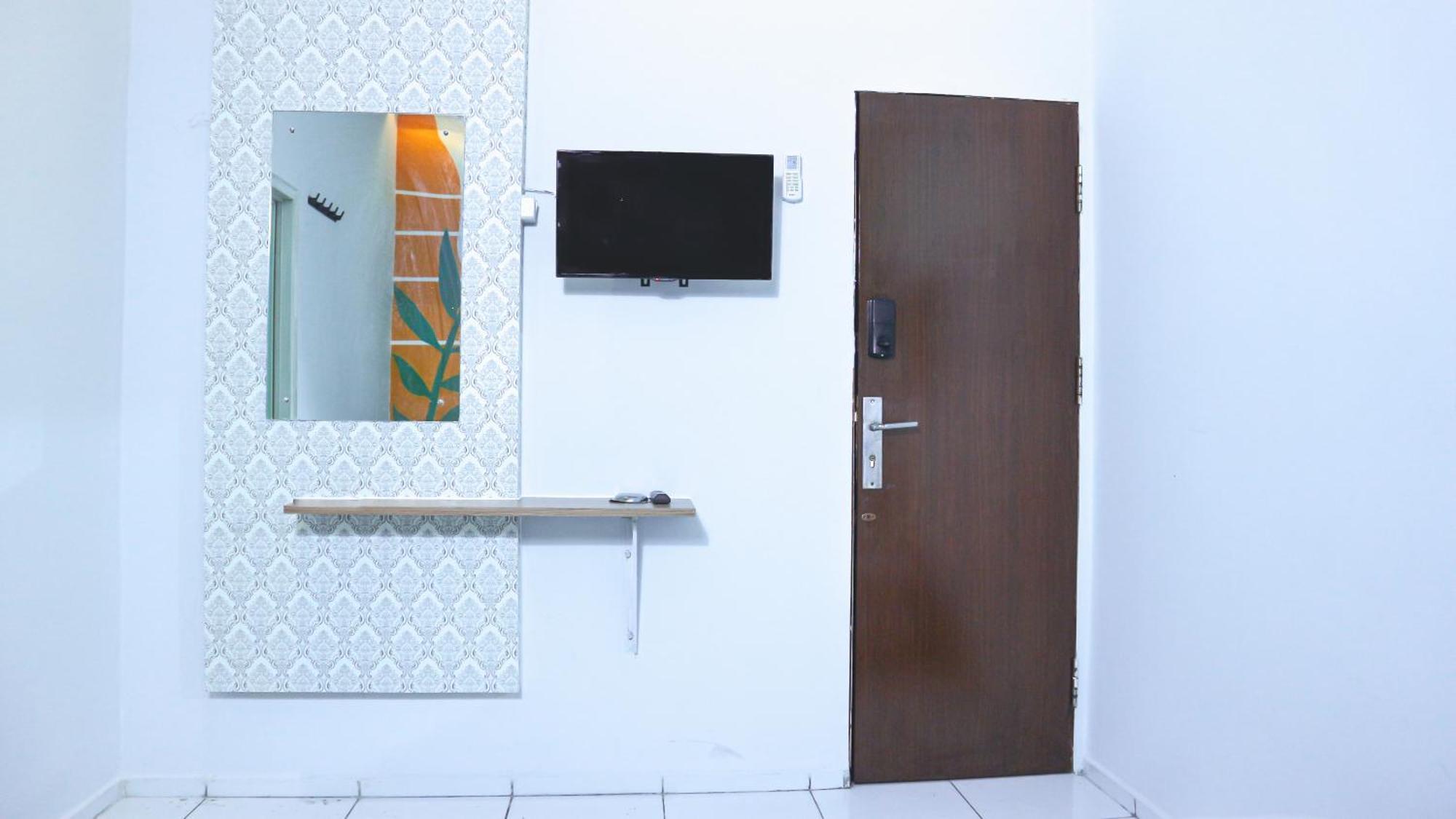Collection O Tunas Plaza Residence Bekasi Esterno foto