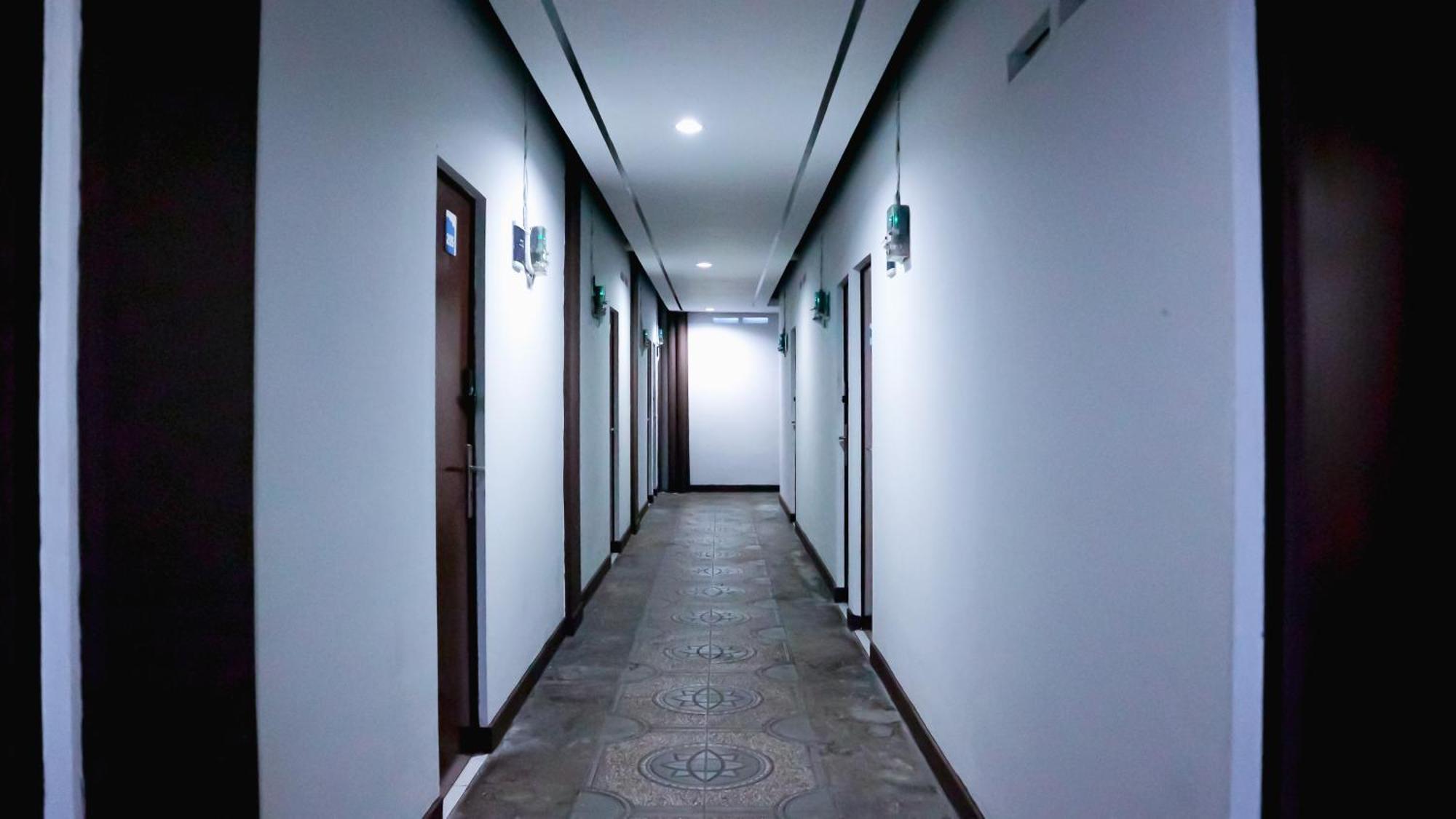 Collection O Tunas Plaza Residence Bekasi Esterno foto